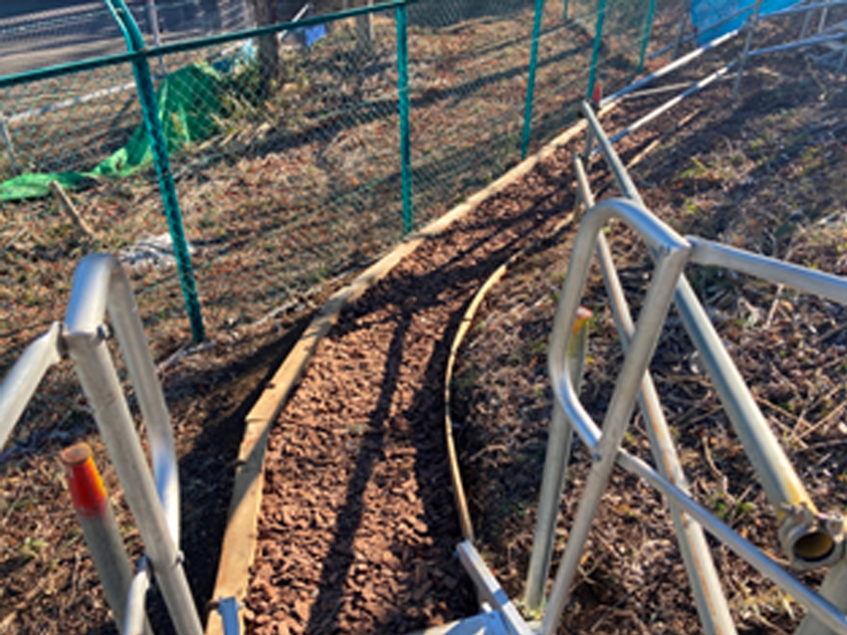 周囲の景観とも調和した安全道路