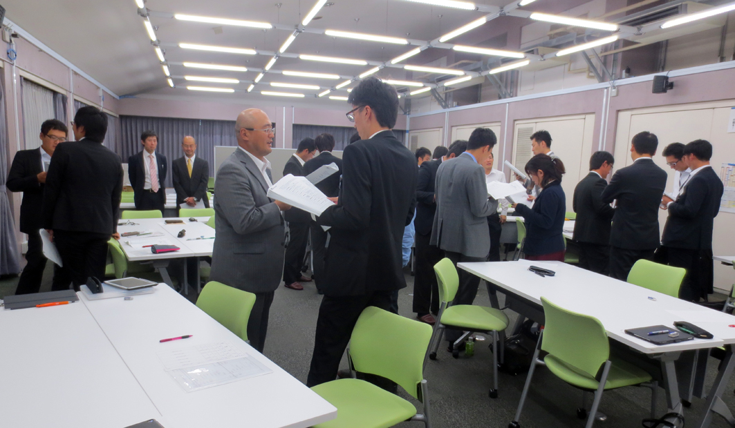 入社10年目の中堅社員研修