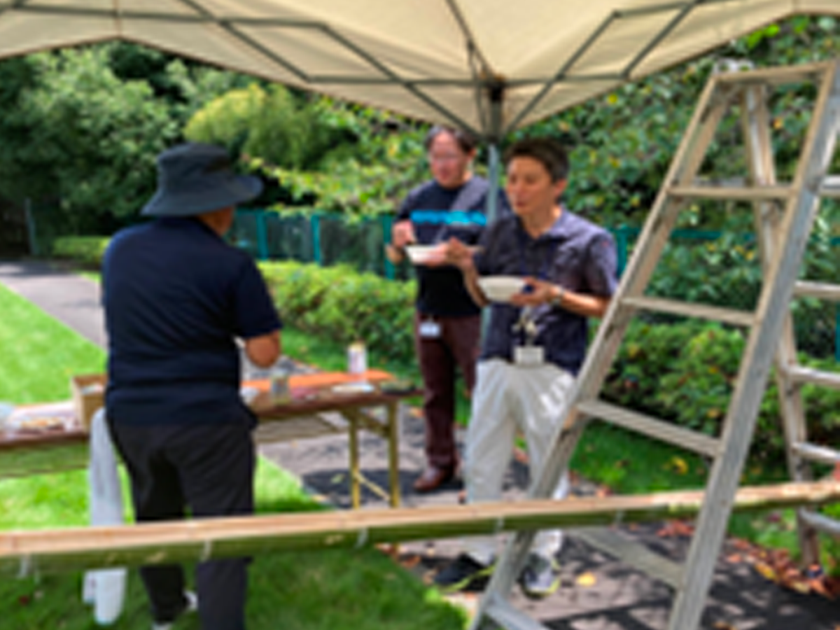 伐採した竹を利用した流しそうめん