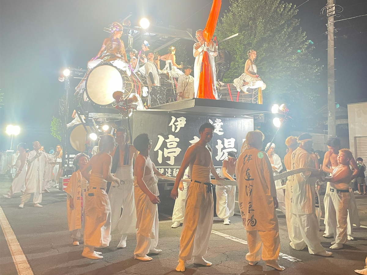 町内会チームに参加した夜のパレード