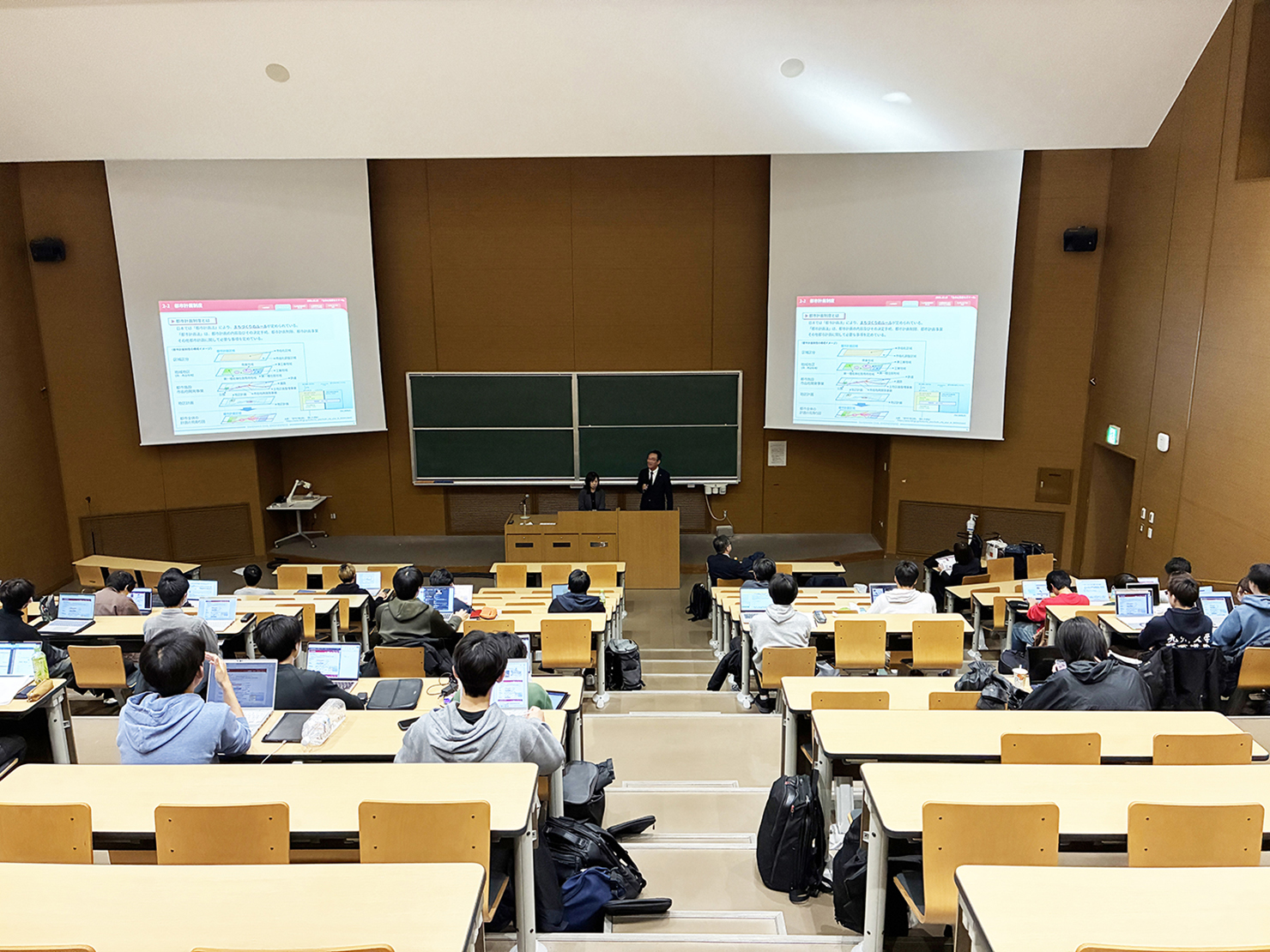 九州大学「土木と社会セミナー」での講義の様子
