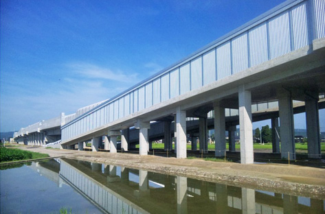 北陸新幹線　小矢部芹川高架橋