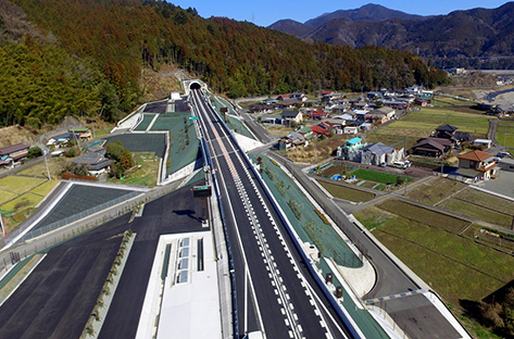 中部横断自動車道　東根熊トンネル