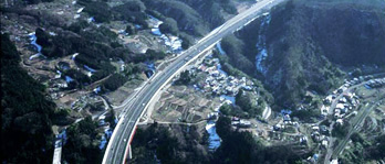 中央自動車道　鳥沢西工事