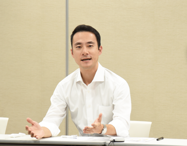 経営トップと従業員の一体感を醸成<br>～社員の現場からの声を社長に届ける「オンサイトミーティング」～
